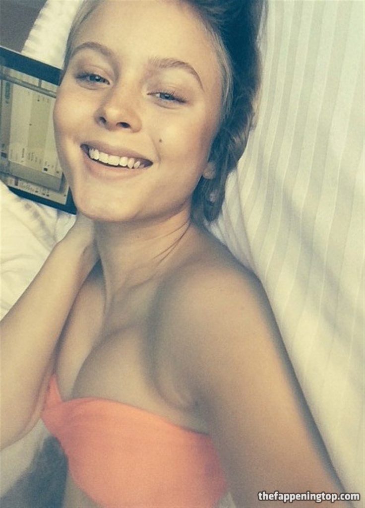 Zara Larsson Fappening Collection: 39 High-Res Leaked Pictures gallery, pic 42