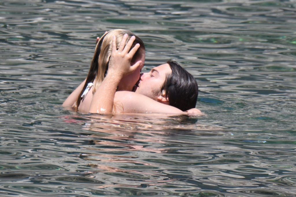 Bikini-Clad Grace Van Patten Makes Out with Her Horny BF gallery, pic 20