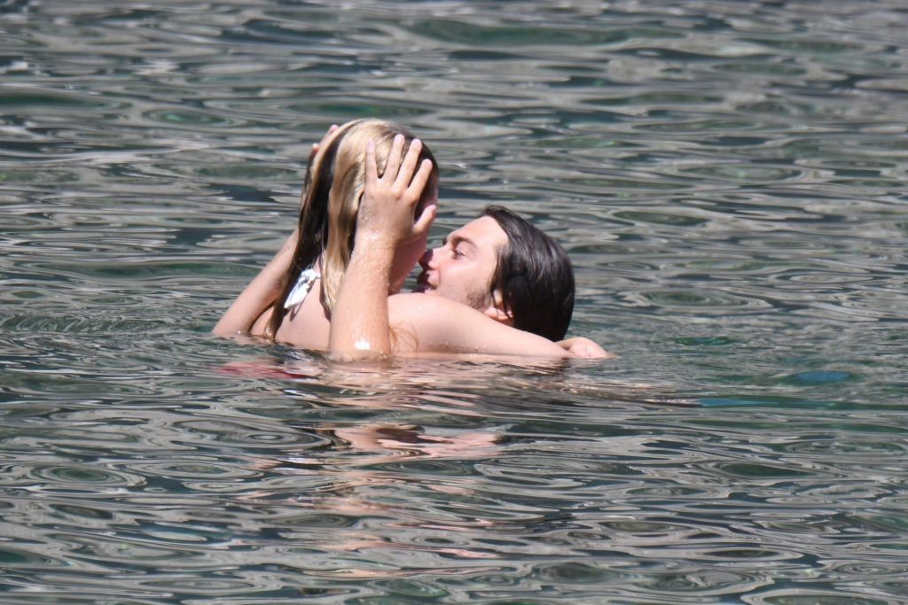 Bikini-Clad Grace Van Patten Makes Out with Her Horny BF gallery, pic 22