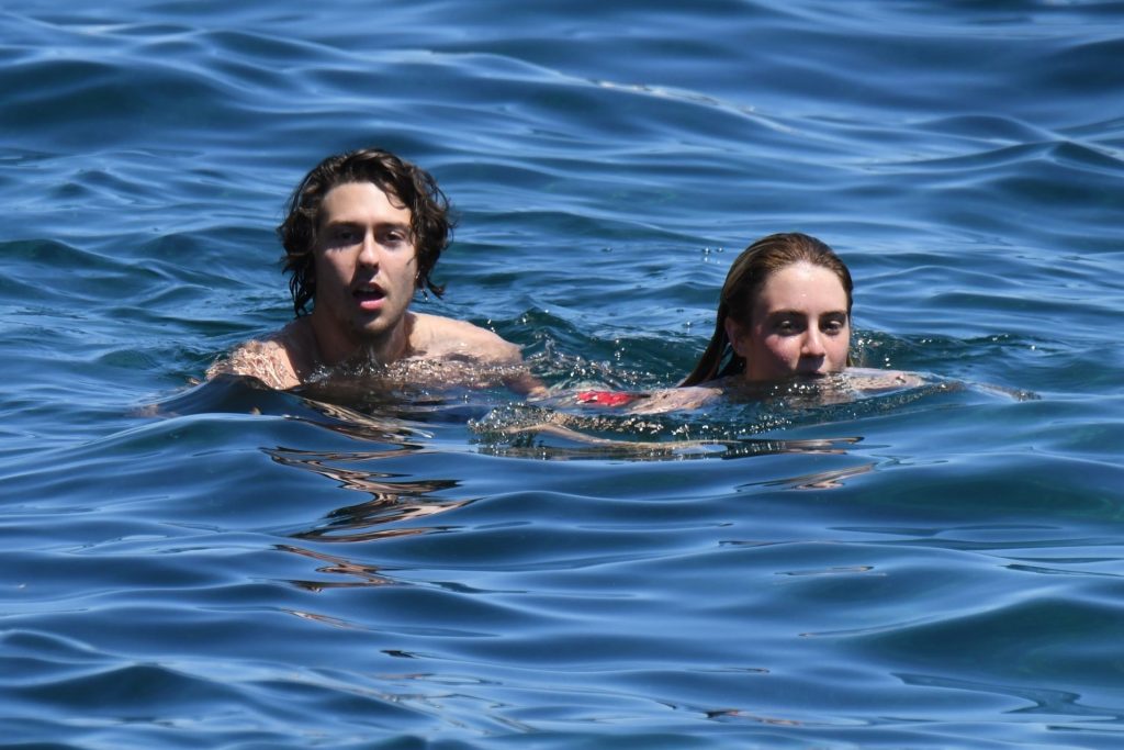 Bikini-Clad Grace Van Patten Makes Out with Her Horny BF gallery, pic 26