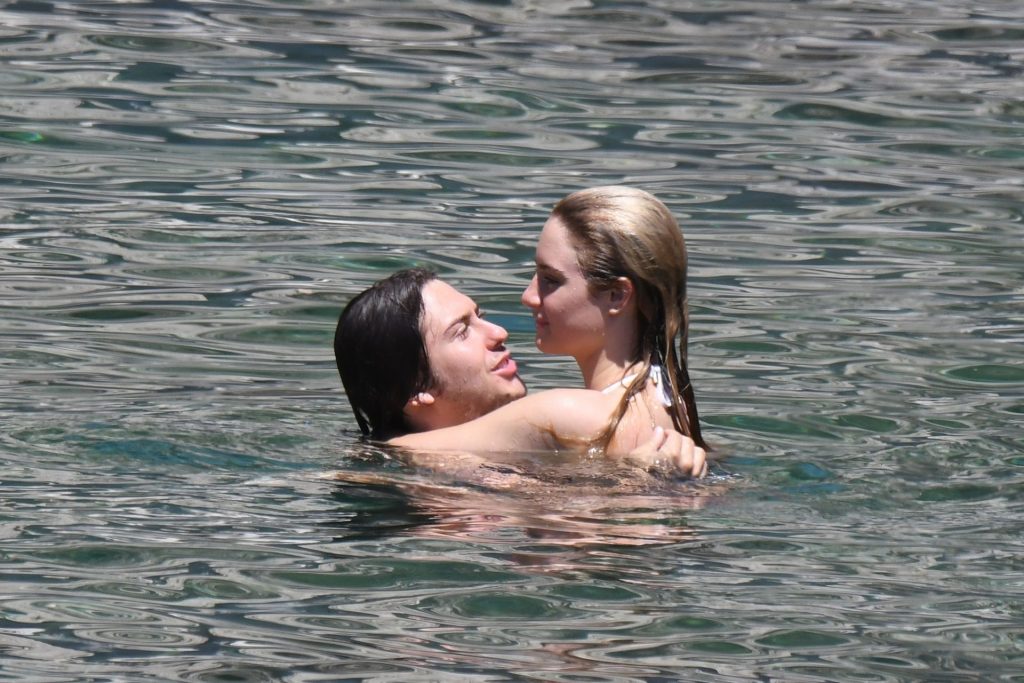 Bikini-Clad Grace Van Patten Makes Out with Her Horny BF gallery, pic 28