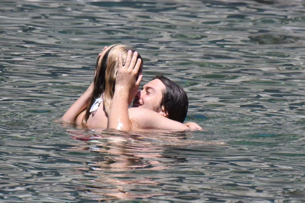 Bikini-Clad Grace Van Patten Makes Out with Her Horny BF gallery, pic 42