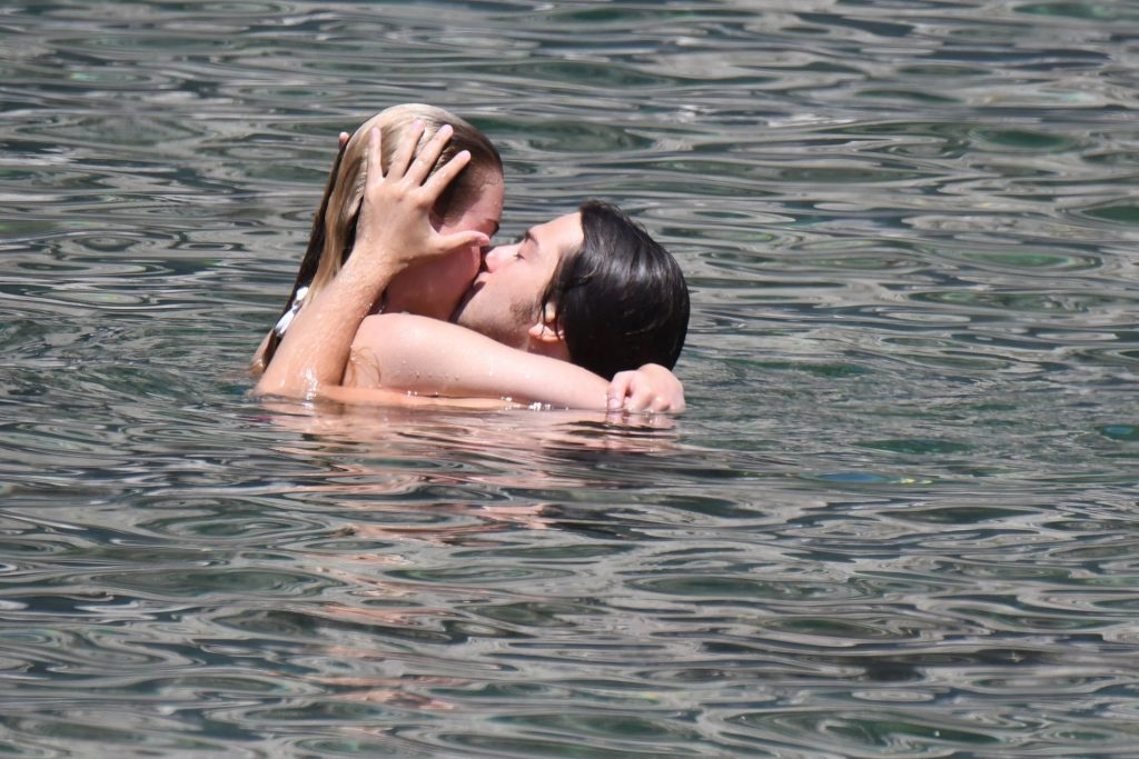 Bikini-Clad Grace Van Patten Makes Out with Her Horny BF gallery, pic 18
