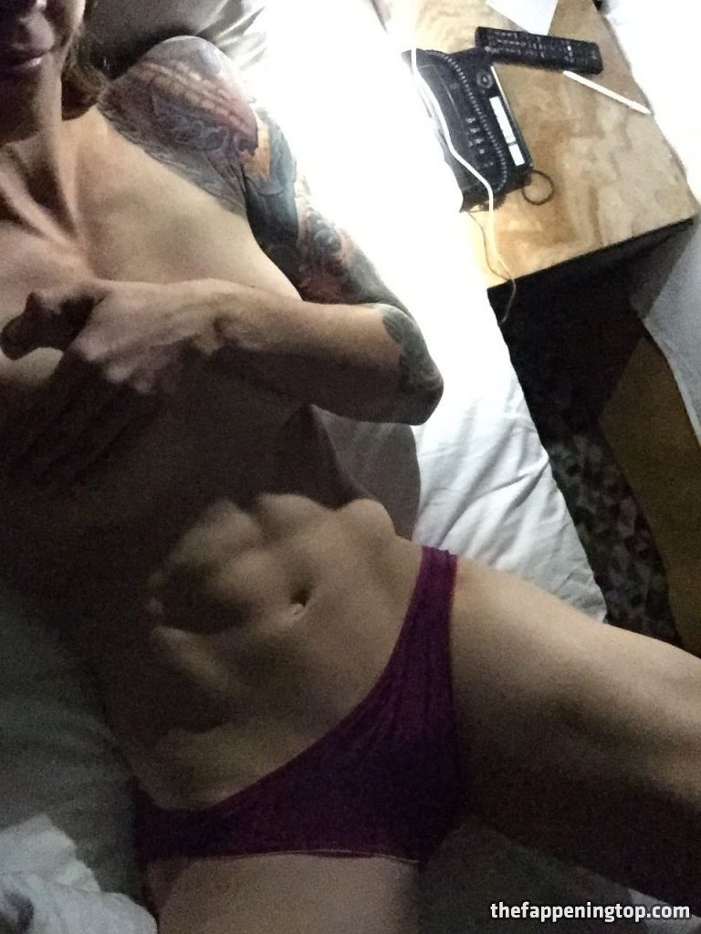 MMA Hottie Jessamyn Duke Shows Her Tatted-Up Pussy gallery, pic 8