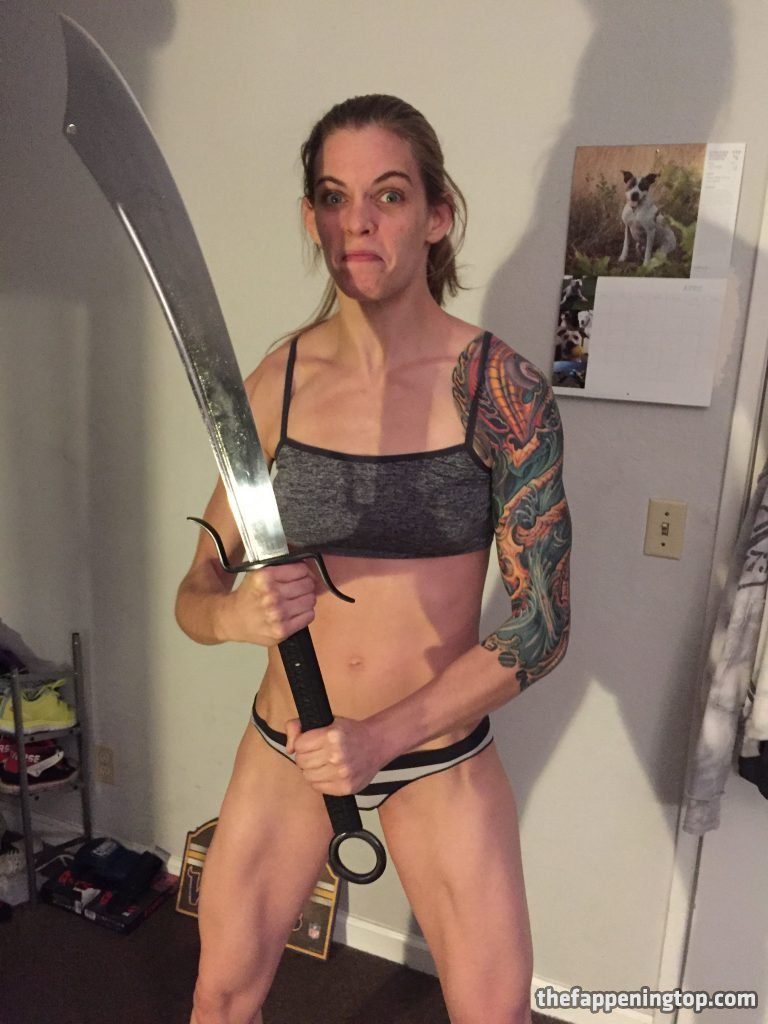 MMA Hottie Jessamyn Duke Shows Her Tatted-Up Pussy gallery, pic 16