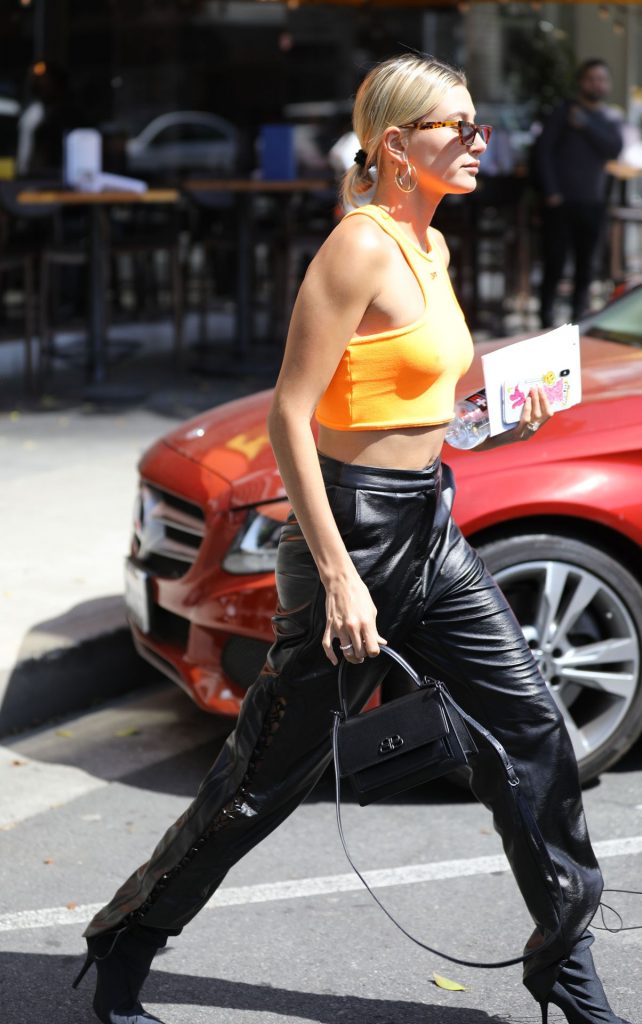 Hailey Bieber Showing Her Pokies While Walking Around Braless gallery, pic 20