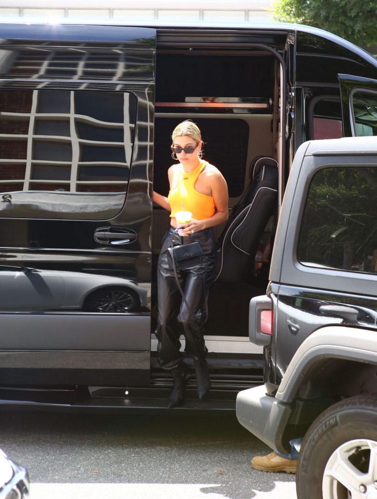 Hailey Bieber Showing Her Pokies While Walking Around Braless gallery, pic 4