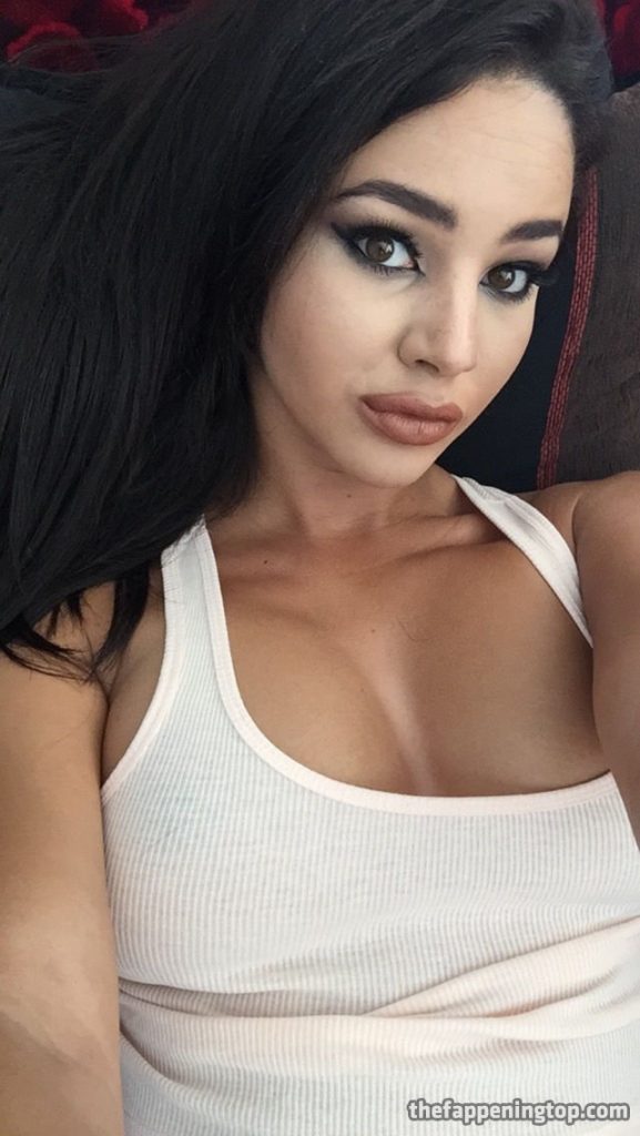 Brunette Bimbo Courtnie Quinlan Got Hacked! Latest Leaked Photos gallery, pic 100