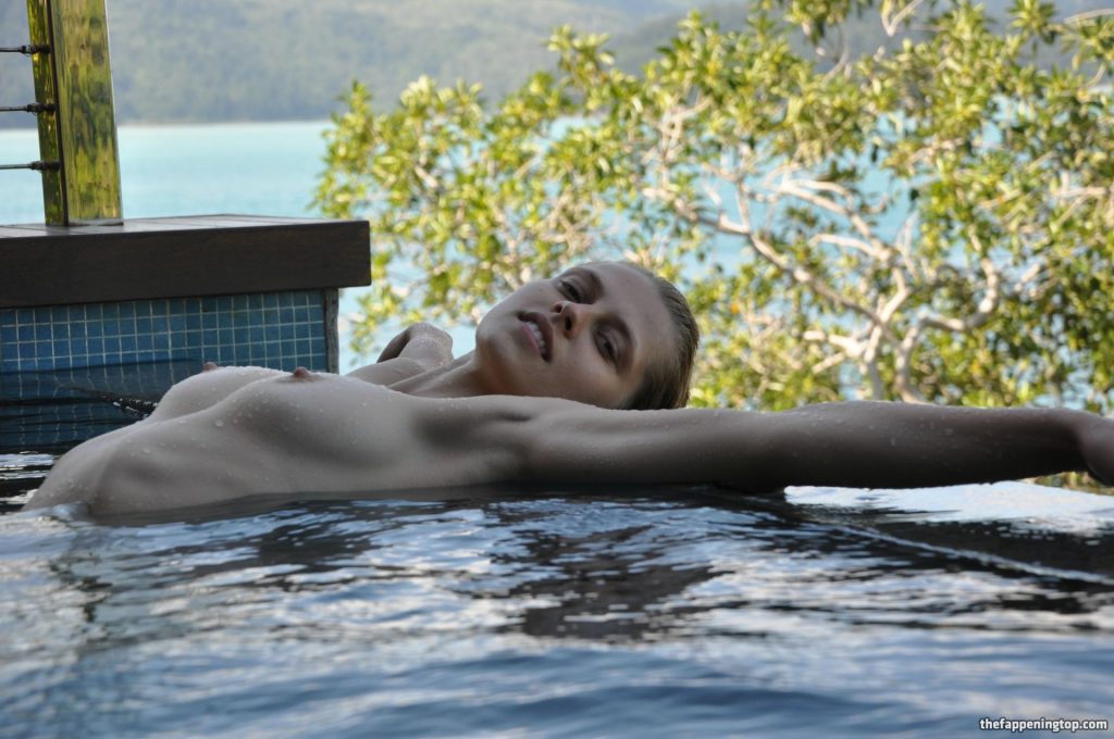 Teresa Palmer Shamelessly Shows Her Big Young Boobs Outdoors gallery, pic 50