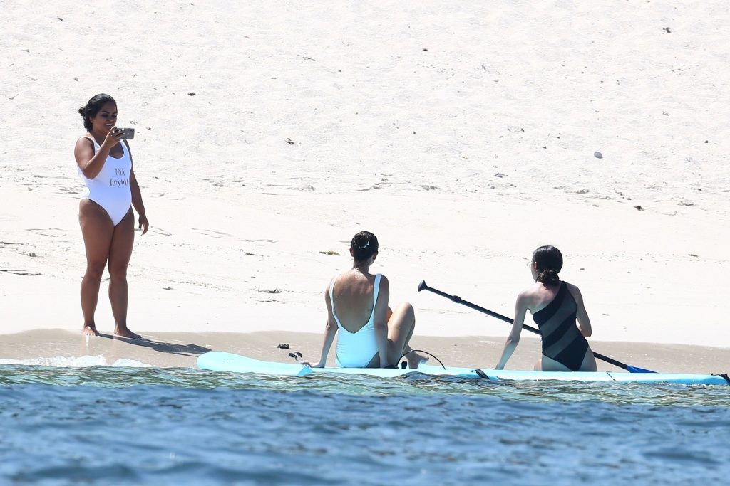 Selena Gomez Flashes Her Meaty Booty in a One-Piece Swimsuit gallery, pic 6