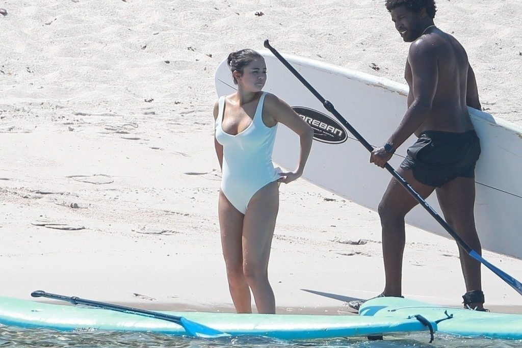 Selena Gomez Flashes Her Meaty Booty in a One-Piece Swimsuit gallery, pic 104