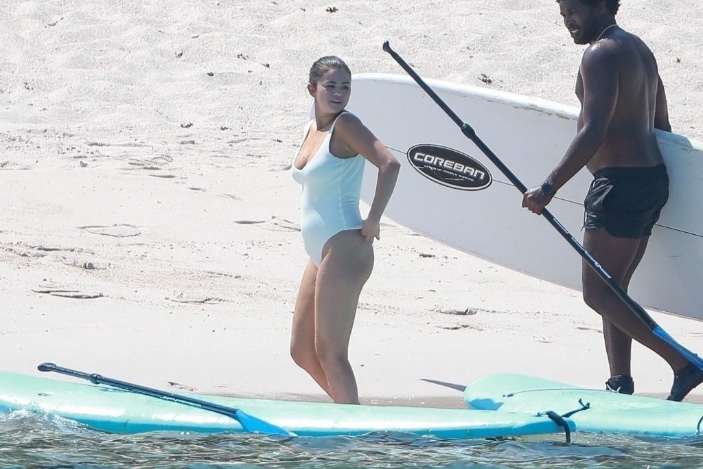 Selena Gomez Flashes Her Meaty Booty in a One-Piece Swimsuit gallery, pic 108