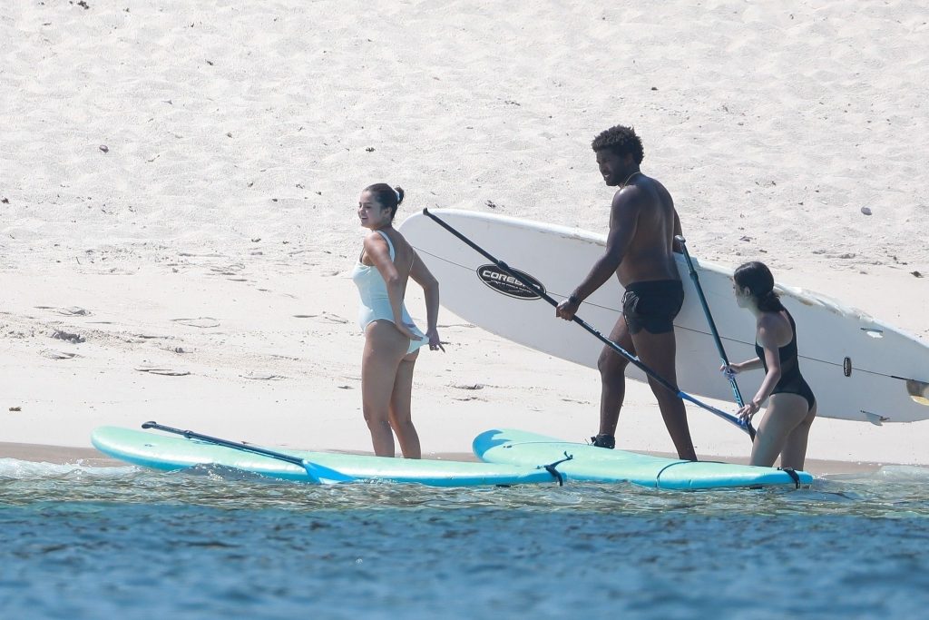 Selena Gomez Flashes Her Meaty Booty in a One-Piece Swimsuit gallery, pic 110