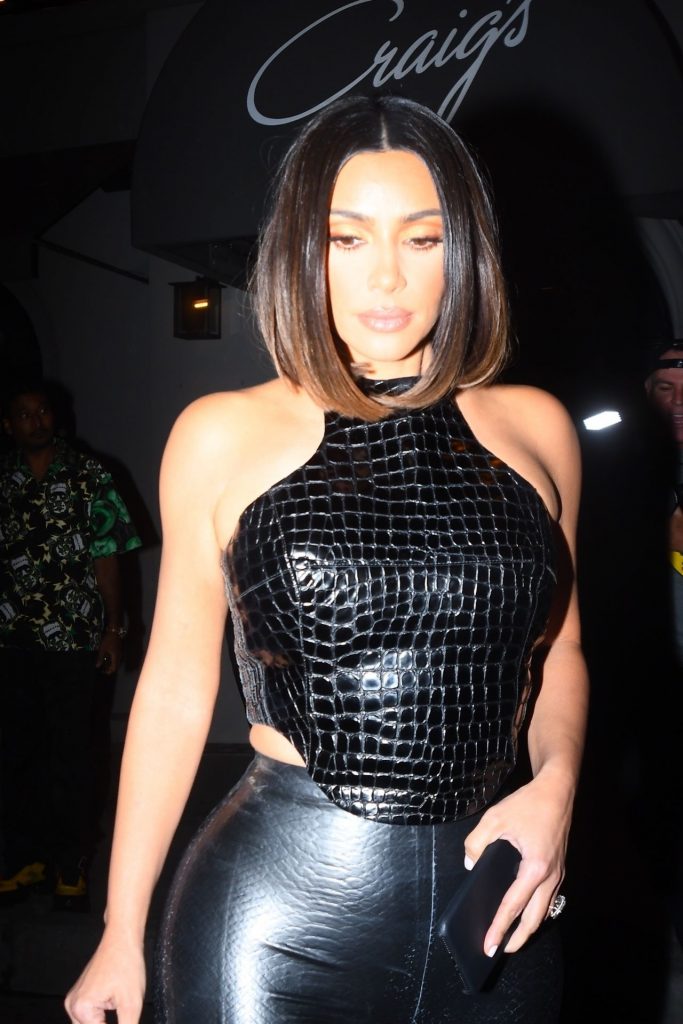 Reality TV Sensation Kim Kardashian Shows Her Legendary Curves gallery, pic 26