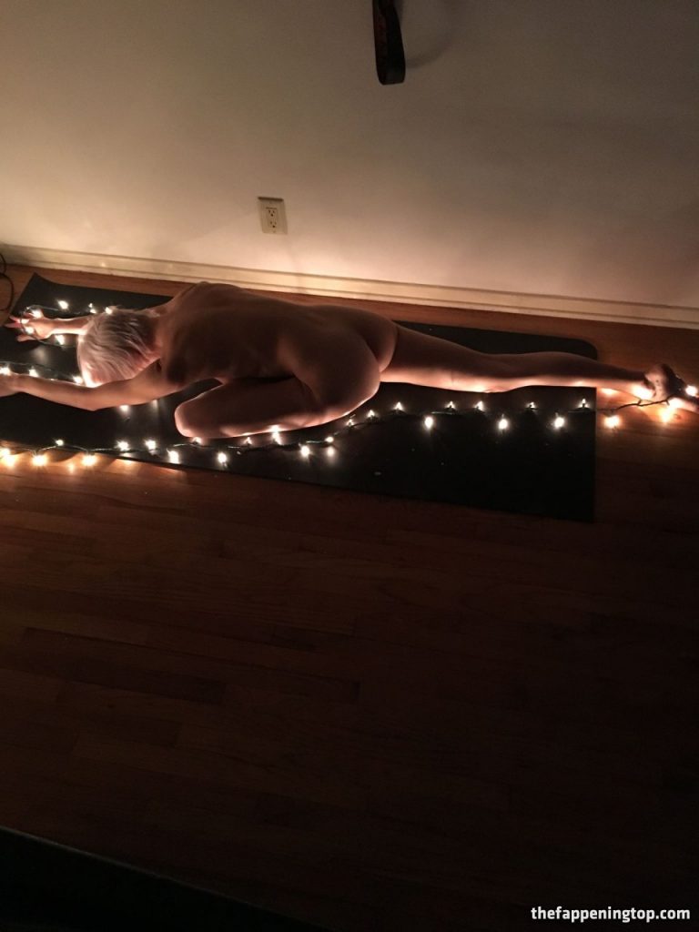 Sexy Celebrity Britni Sheridan Loves Posing Naked on Camera gallery, pic 44