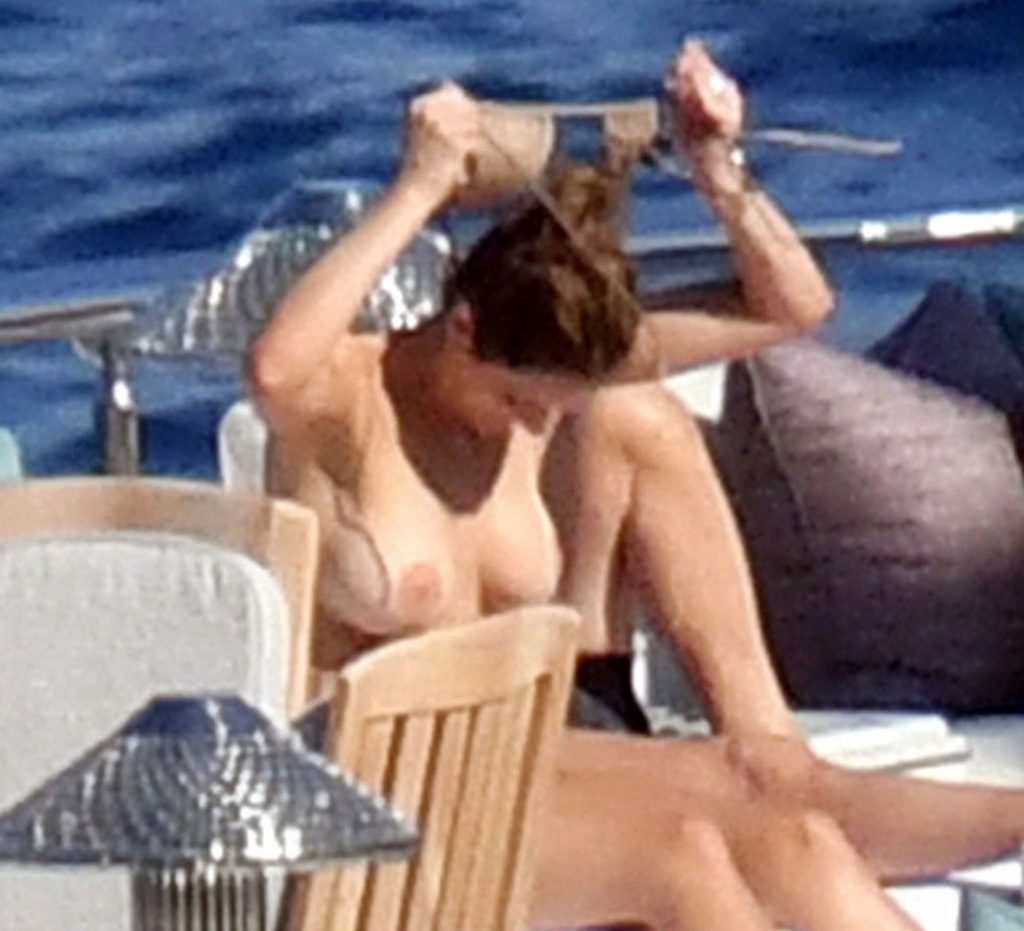 MILF Katharine McPhee Going Topless for the Camera  gallery, pic 24