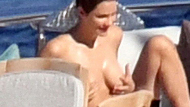 MILF Katharine McPhee Going Topless for the Camera (39 Pics)