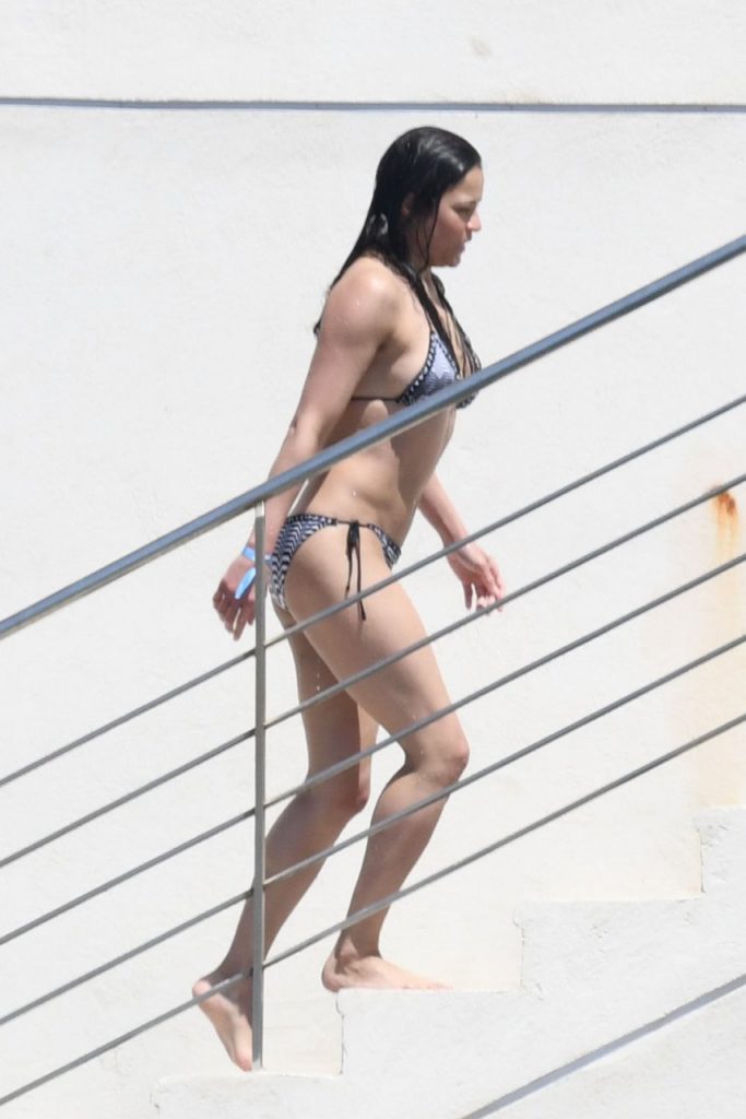 Toned Beauty Michelle Rodriguez Displaying Her Bikini Body gallery, pic 202