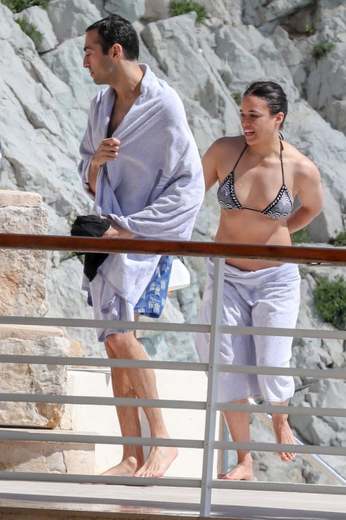 Toned Beauty Michelle Rodriguez Displaying Her Bikini Body gallery, pic 106