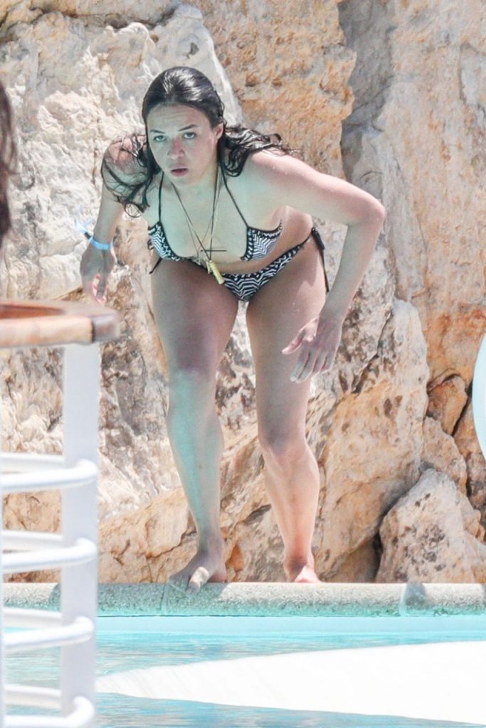 Toned Beauty Michelle Rodriguez Displaying Her Bikini Body gallery, pic 152