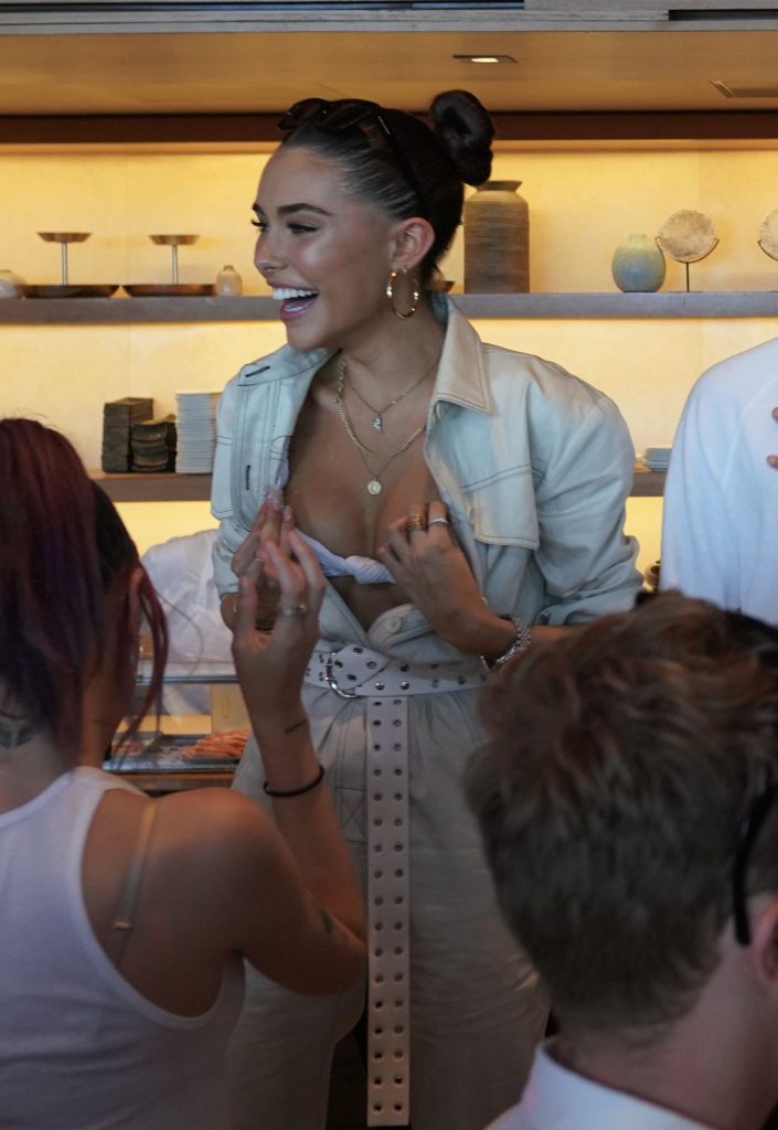 Madison Beer Looking Stylish, Slutty, and Busty as Fuck gallery, pic 96