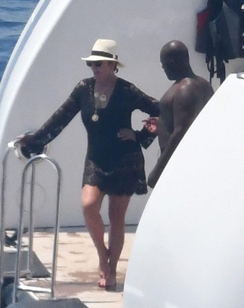 Collection of Sexy Kris Jenner Pictures from a Yacht  gallery, pic 26