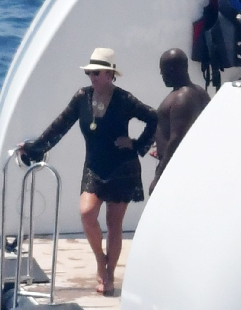Collection of Sexy Kris Jenner Pictures from a Yacht  gallery, pic 70