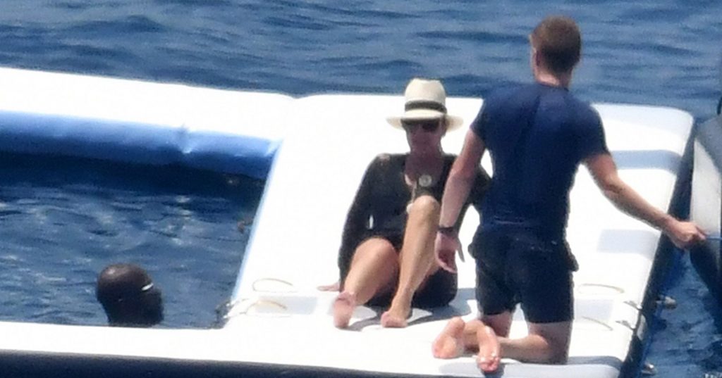 Collection of Sexy Kris Jenner Pictures from a Yacht  gallery, pic 82