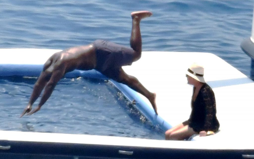Collection of Sexy Kris Jenner Pictures from a Yacht  gallery, pic 90