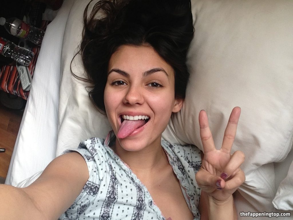 Popular Celebrity Victoria Justice Exposed: 40 Fappening Photos gallery, pic 30