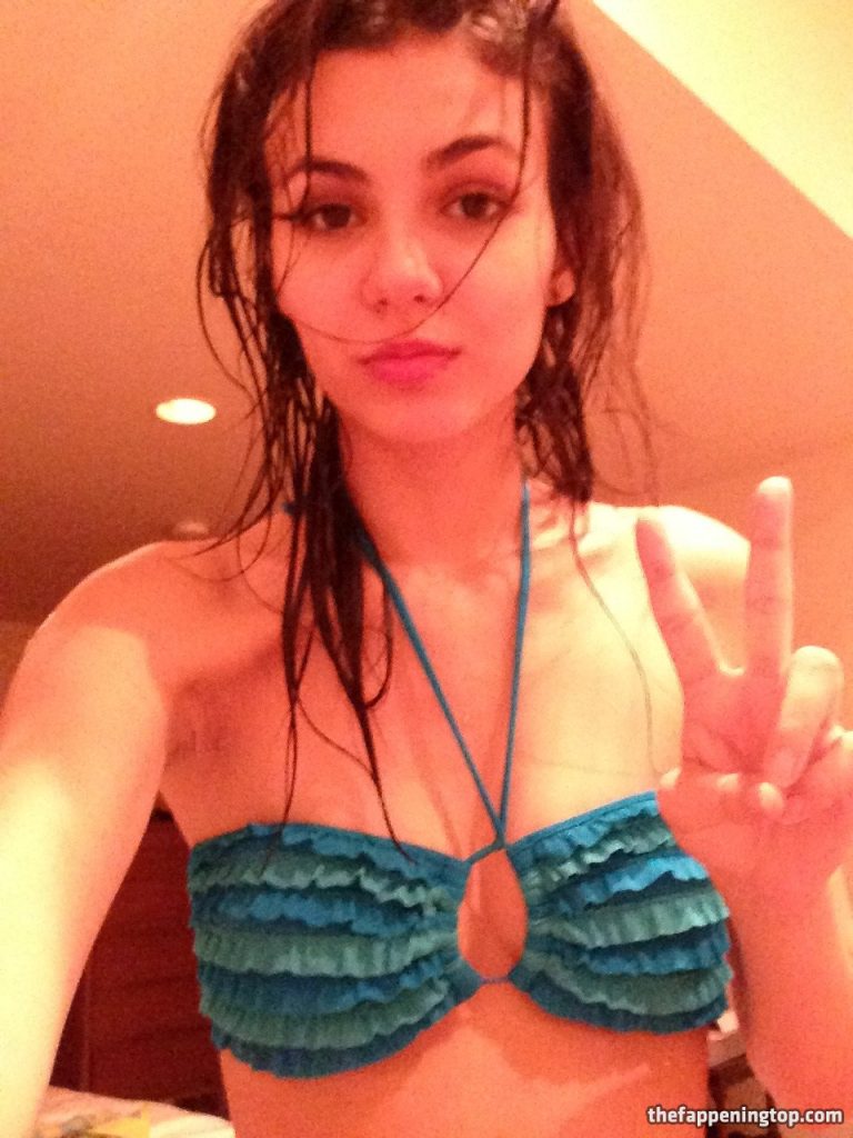 Popular Celebrity Victoria Justice Exposed: 40 Fappening Photos gallery, pic 40