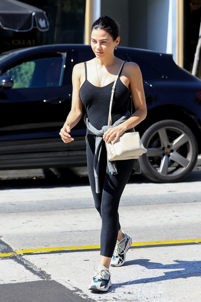 Jenna Dewan Showing Her Cleavage in a Black Top  gallery, pic 42