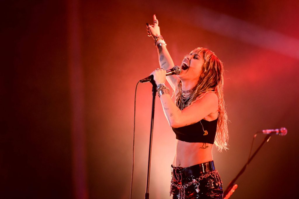 See Miley Cyrus’ Sexiest Pictures from the Sunny Hill Festival gallery, pic 24