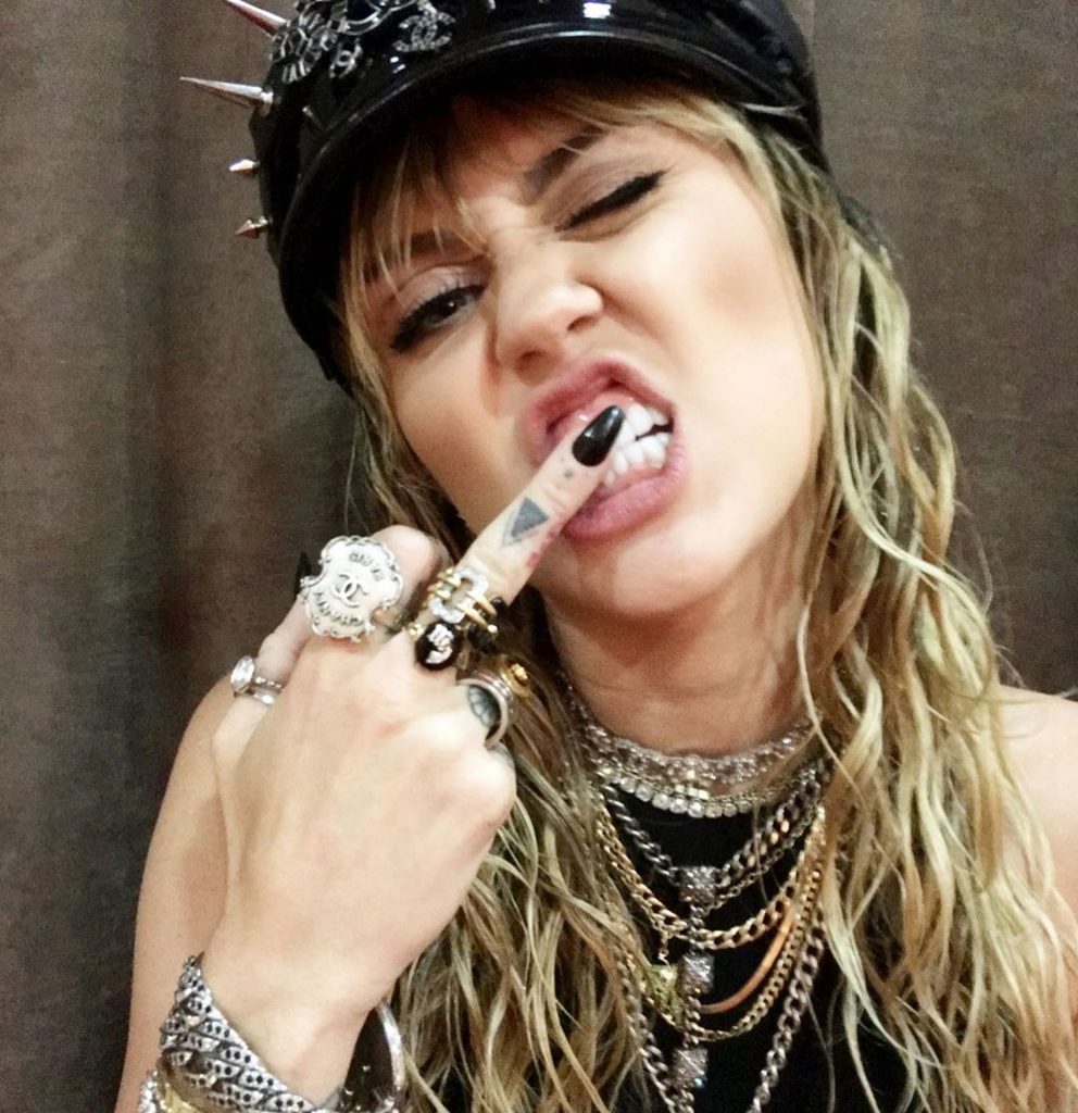 See Miley Cyrus’ Sexiest Pictures from the Sunny Hill Festival gallery, pic 8