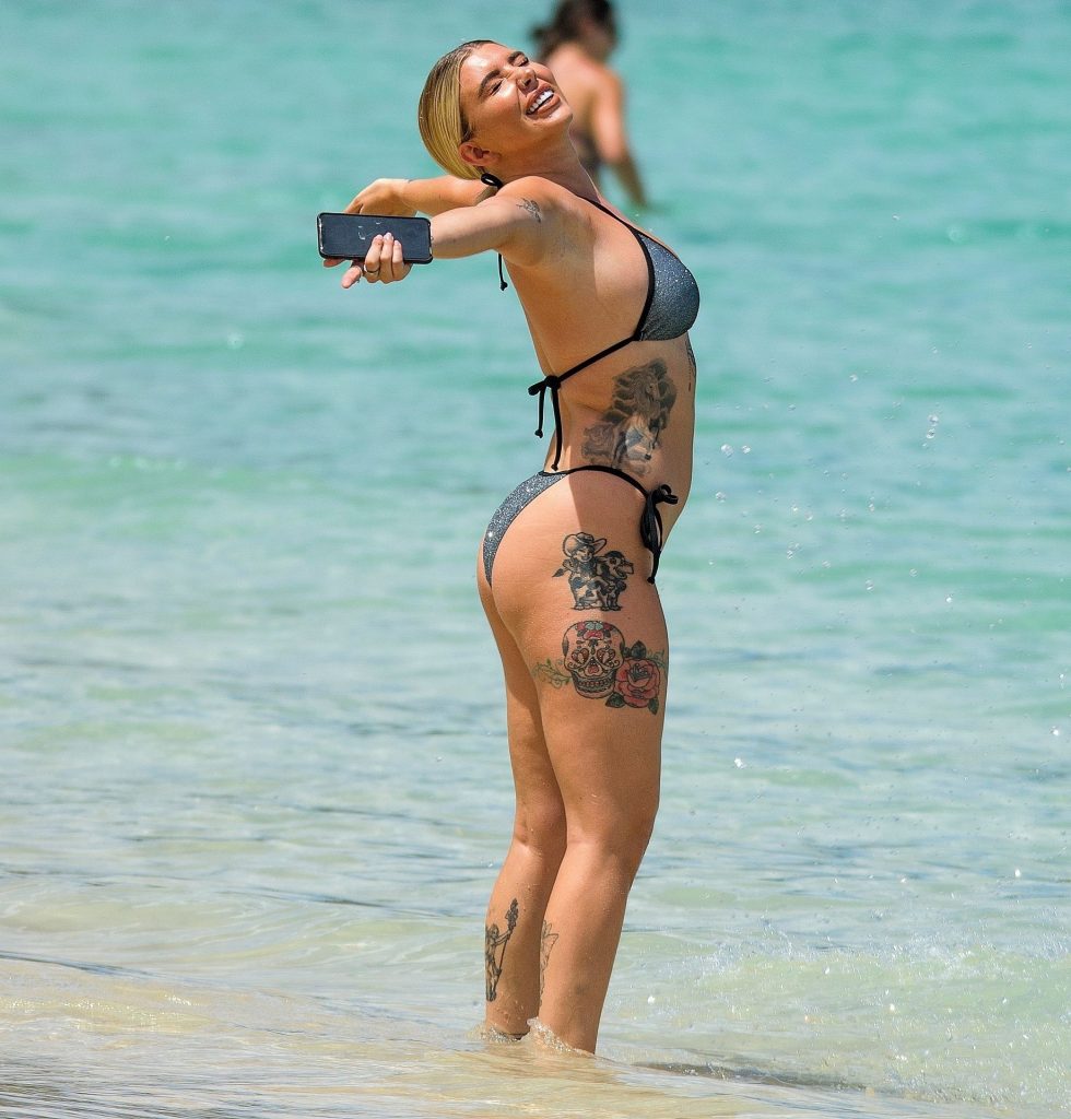 Tanned Olivia Buckland Showing Her Beautiful Bikini Body  gallery, pic 50