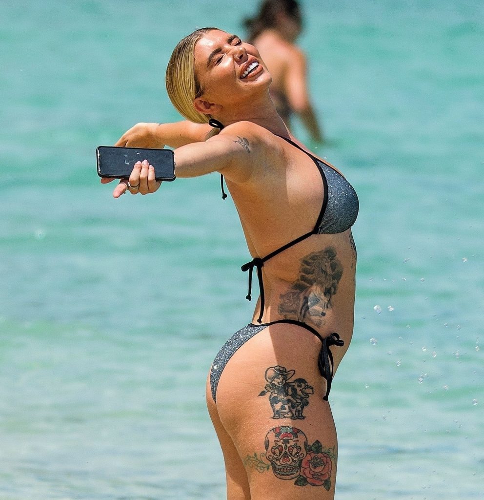 Tanned Olivia Buckland Showing Her Beautiful Bikini Body  gallery, pic 88