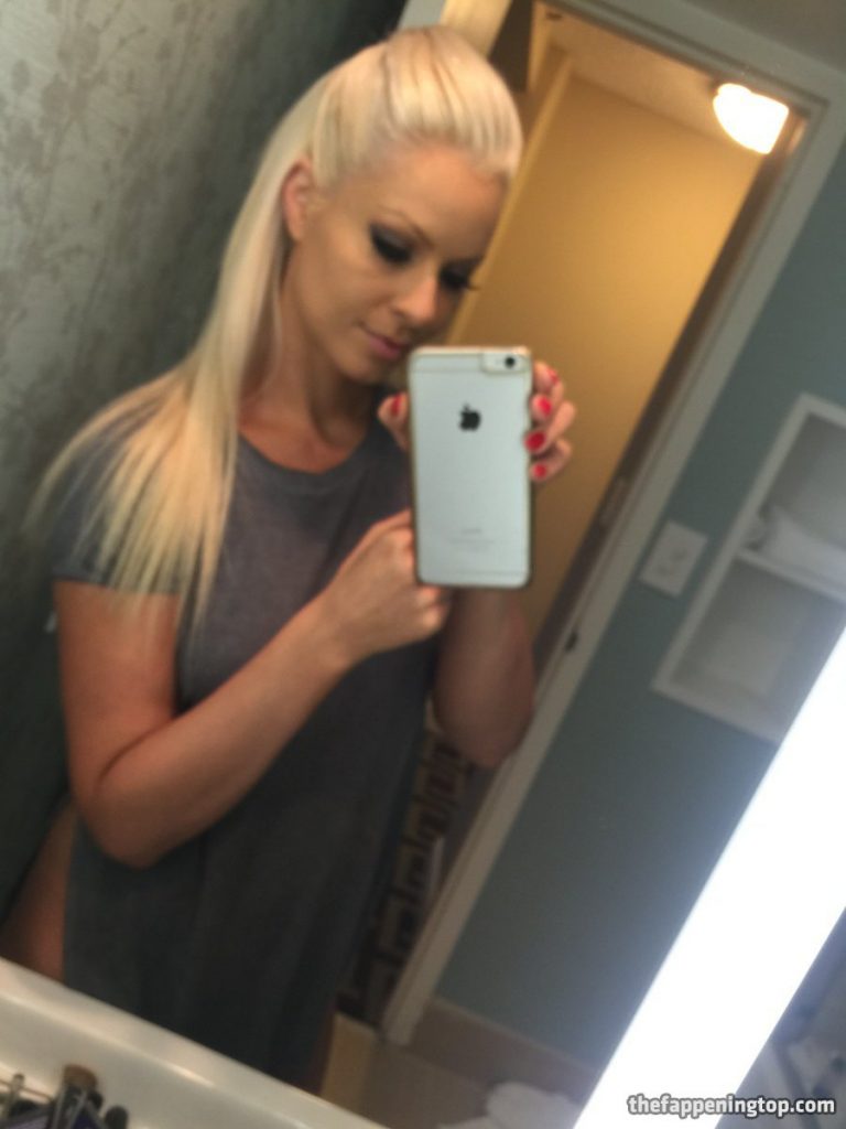 WWE’S Maryse Shows Her Beautiful Ass (Fappening Leaked Pictures) gallery, pic 2