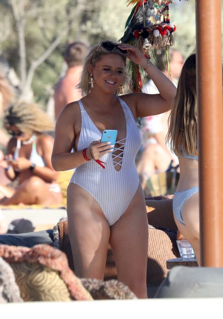Chubby Blonde Emily Atack Drinking and Showing Her Big Booty gallery, pic 88