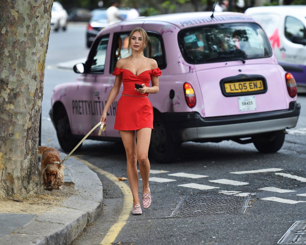 Kimberley Garner Looks Sensational in a Revealing Red Dress gallery, pic 24