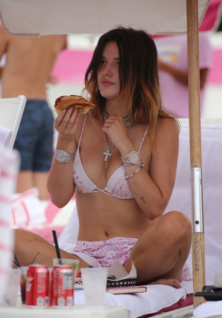 Bella Thorne’s Latest Bikini Pictures Accessible for Free gallery, pic 102