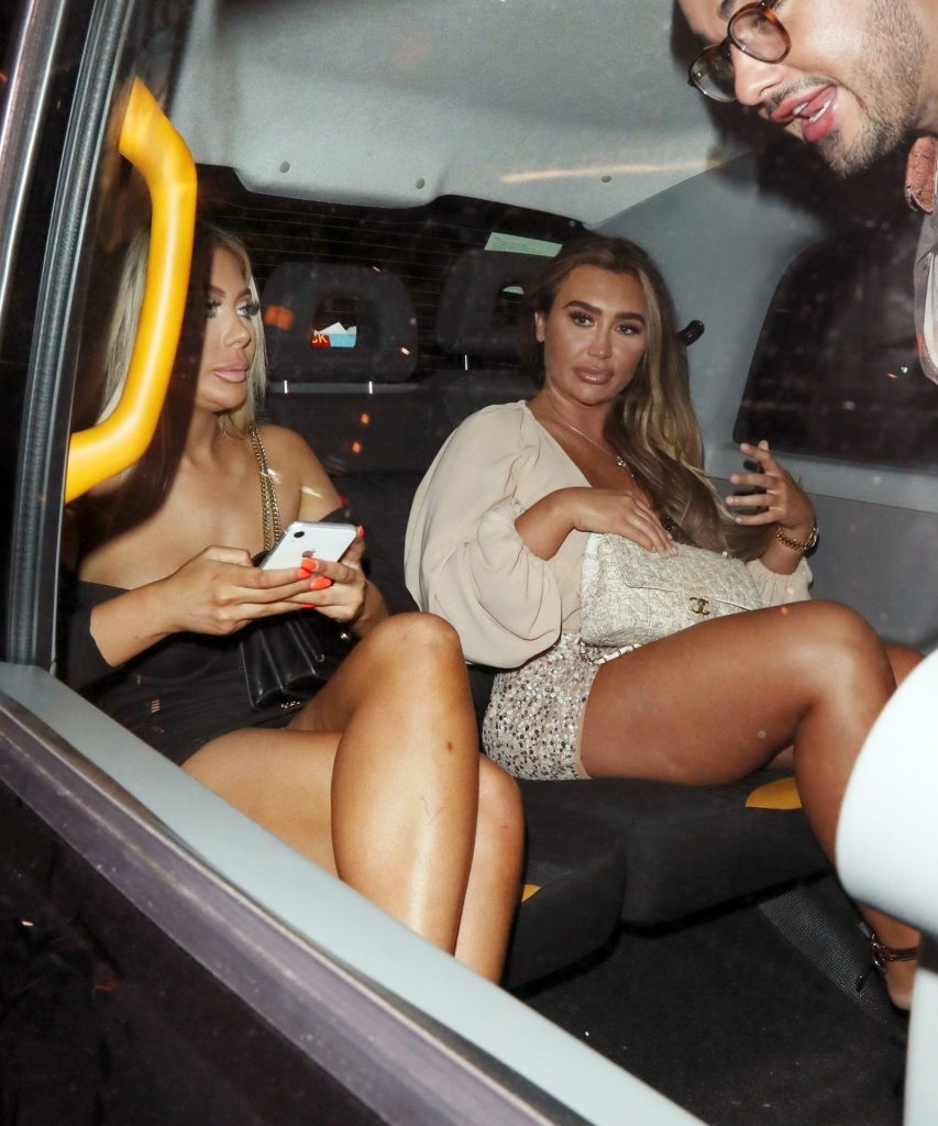 Trashy British Babe Lauren Goodger Shows Her Legs and Titties gallery, pic 4