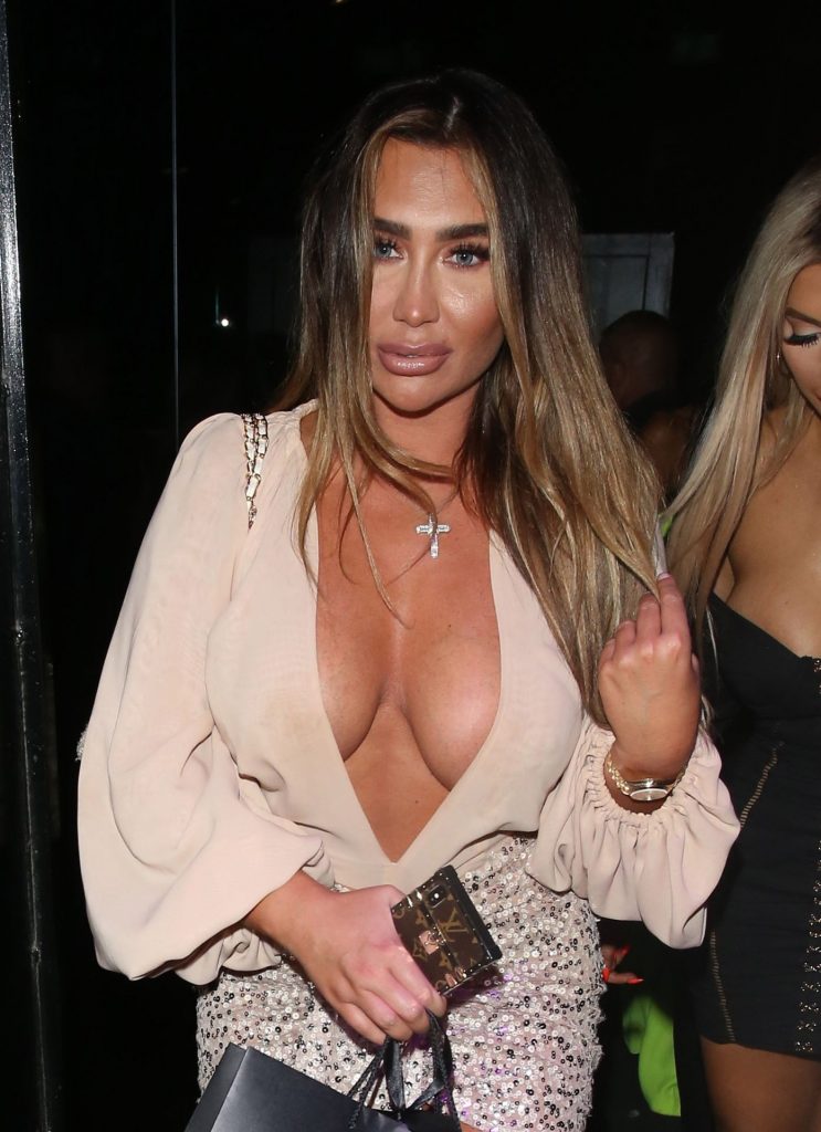 Trashy British Babe Lauren Goodger Shows Her Legs and Titties gallery, pic 76