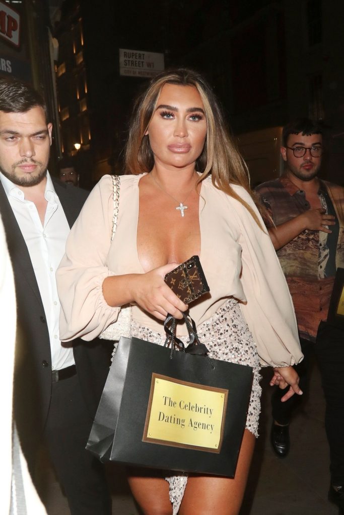 Trashy British Babe Lauren Goodger Shows Her Legs and Titties gallery, pic 10