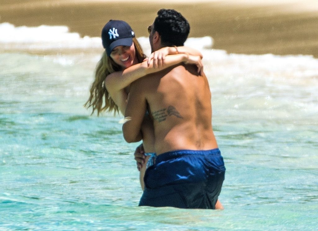 Bikini-Clad Lauren Pope Making Out with Her Boyfriend in the Water gallery, pic 30