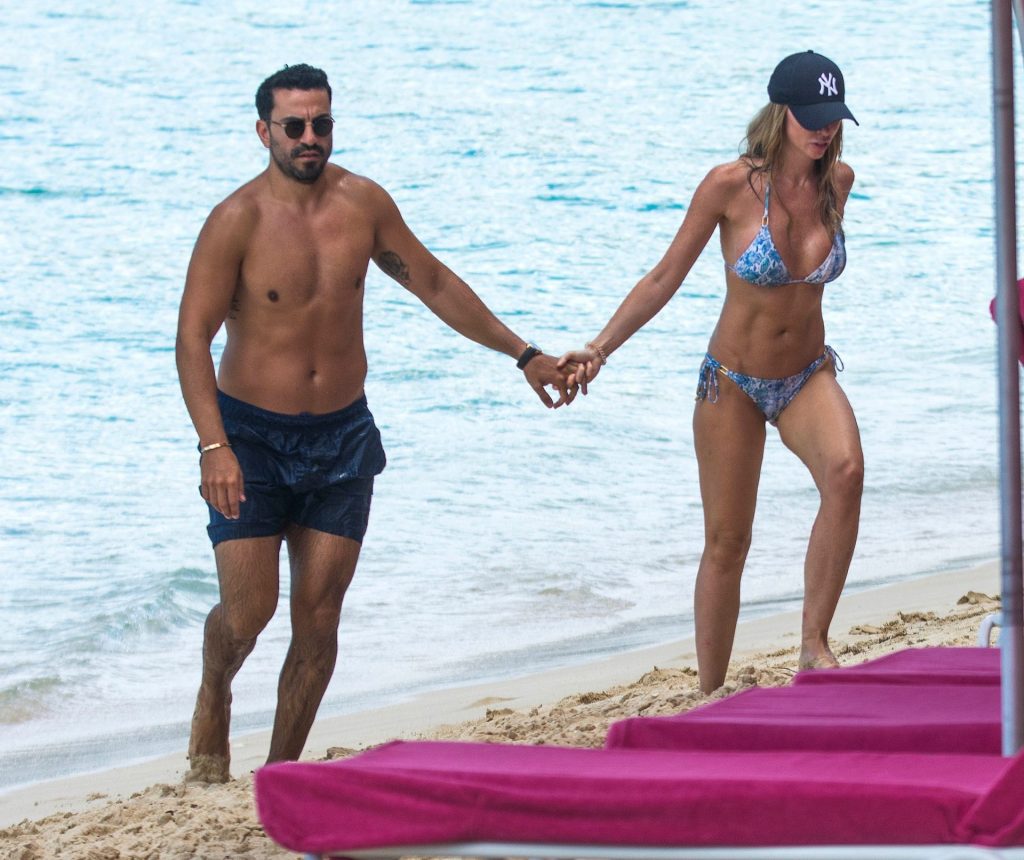 Bikini-Clad Lauren Pope Making Out with Her Boyfriend in the Water gallery, pic 54
