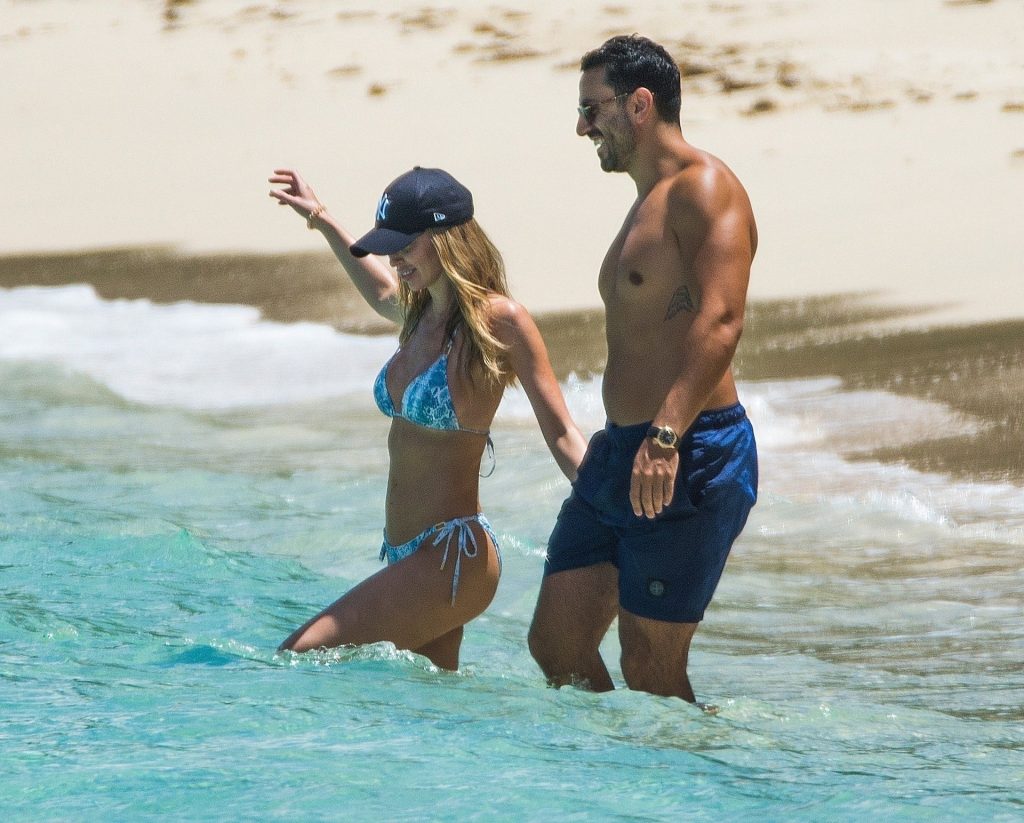 Bikini-Clad Lauren Pope Making Out with Her Boyfriend in the Water gallery, pic 12