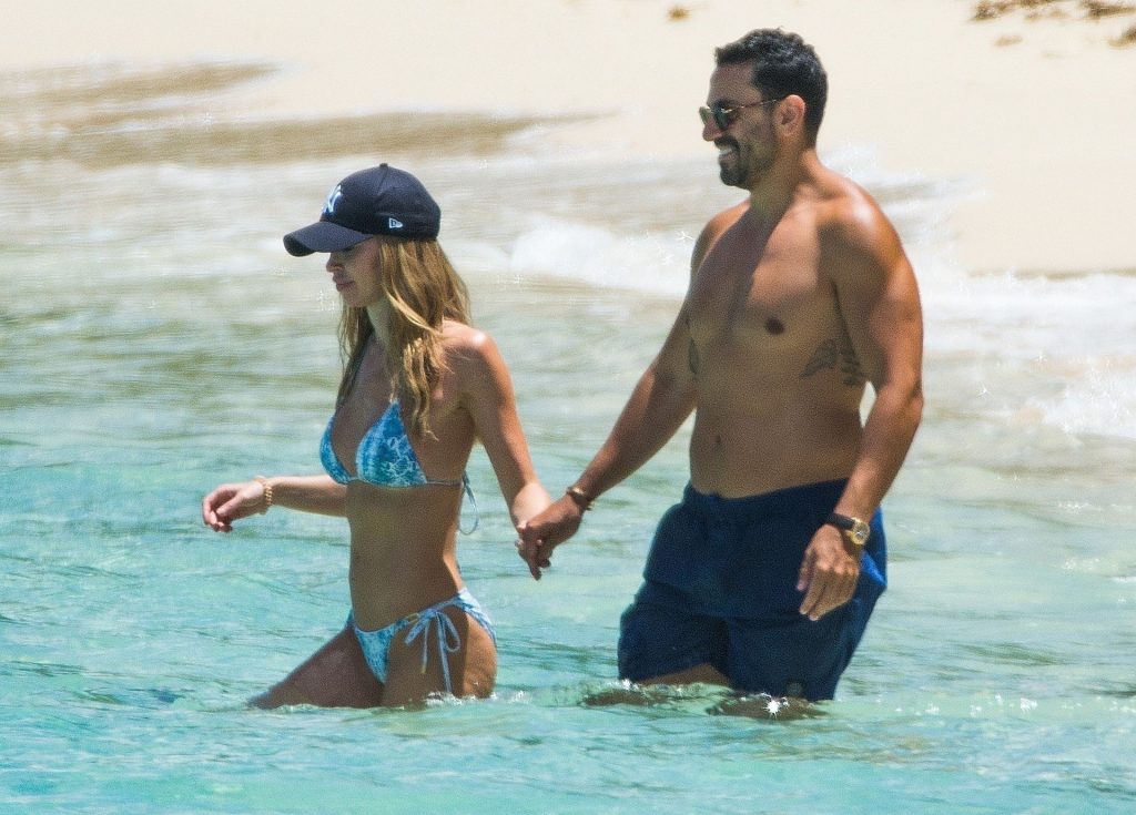 Bikini-Clad Lauren Pope Making Out with Her Boyfriend in the Water gallery, pic 14