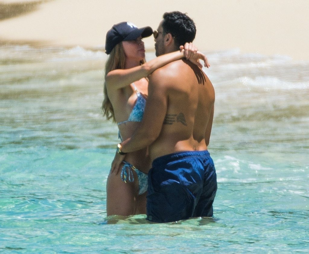 Bikini-Clad Lauren Pope Making Out with Her Boyfriend in the Water gallery, pic 18