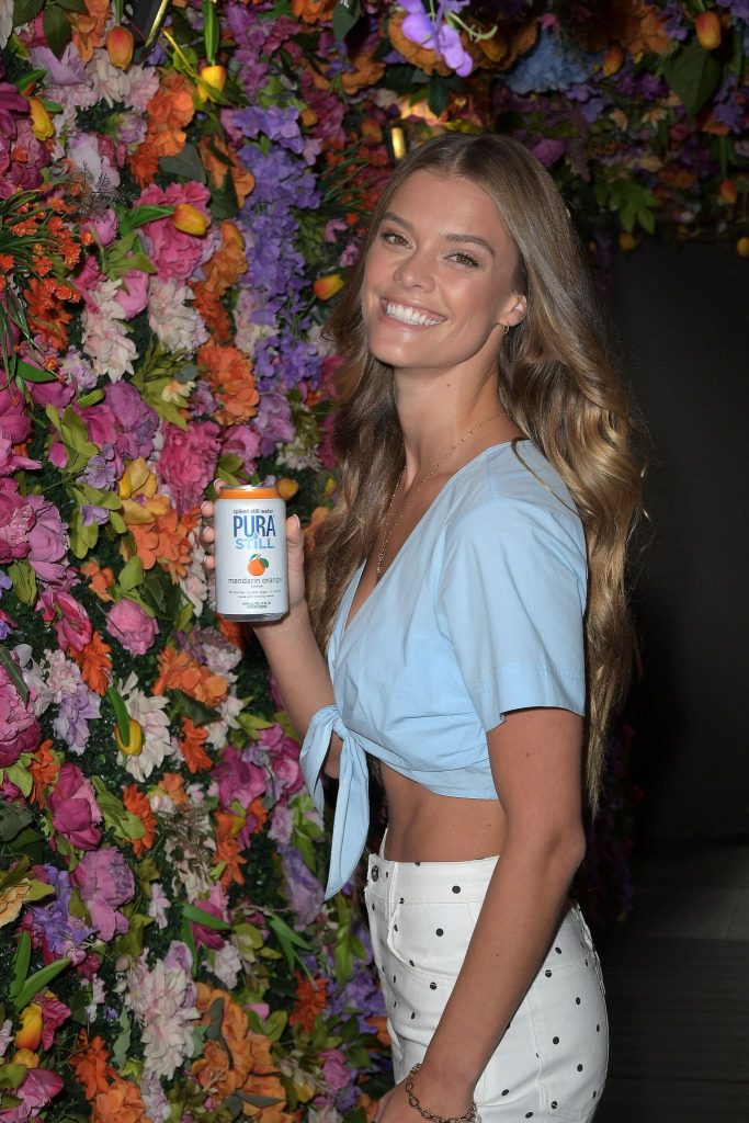 Nina Agdal Looking Cheerful and Sexy in New York  gallery, pic 100