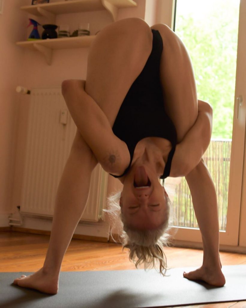 Weird German Granny Yoga Flocke Showing Her Nude Bendy Body gallery, pic 80